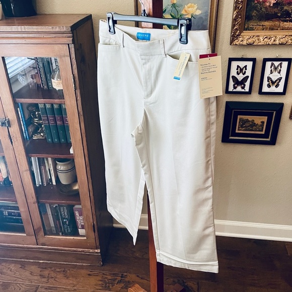 NWT Dockers women’s Metro Capri pants Nouveau Fit stretch pockets 12 light khaki - Picture 3 of 11